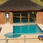 Quintaluna Piscina, Playa y Montaña