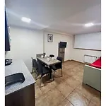 Bam Chez En Calle Principal De La Ciudad