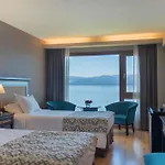Cacique Inacayal Lake Hotel&Spa