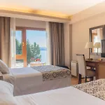 Cacique Inacayal Lake Hotel&Spa