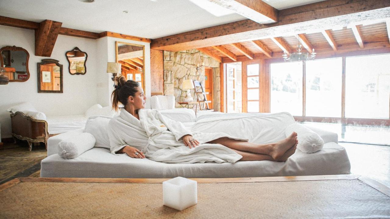 Pire Hue Ski In & Ski Out Hotel