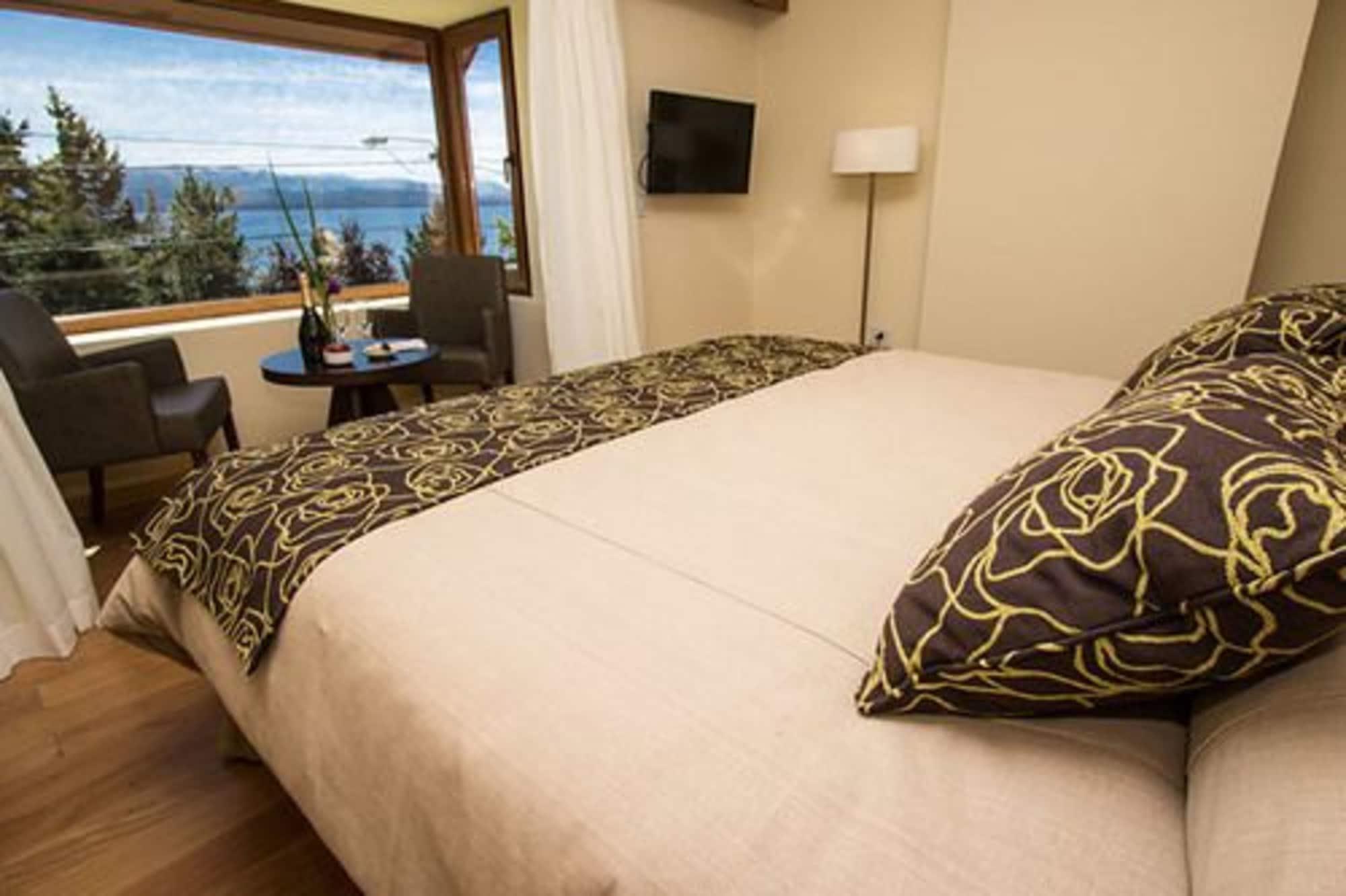 Robles & Aparthotel