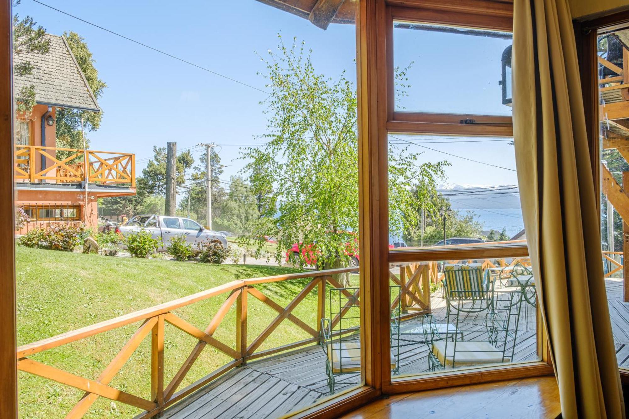 Del Arroyo Apartahotel