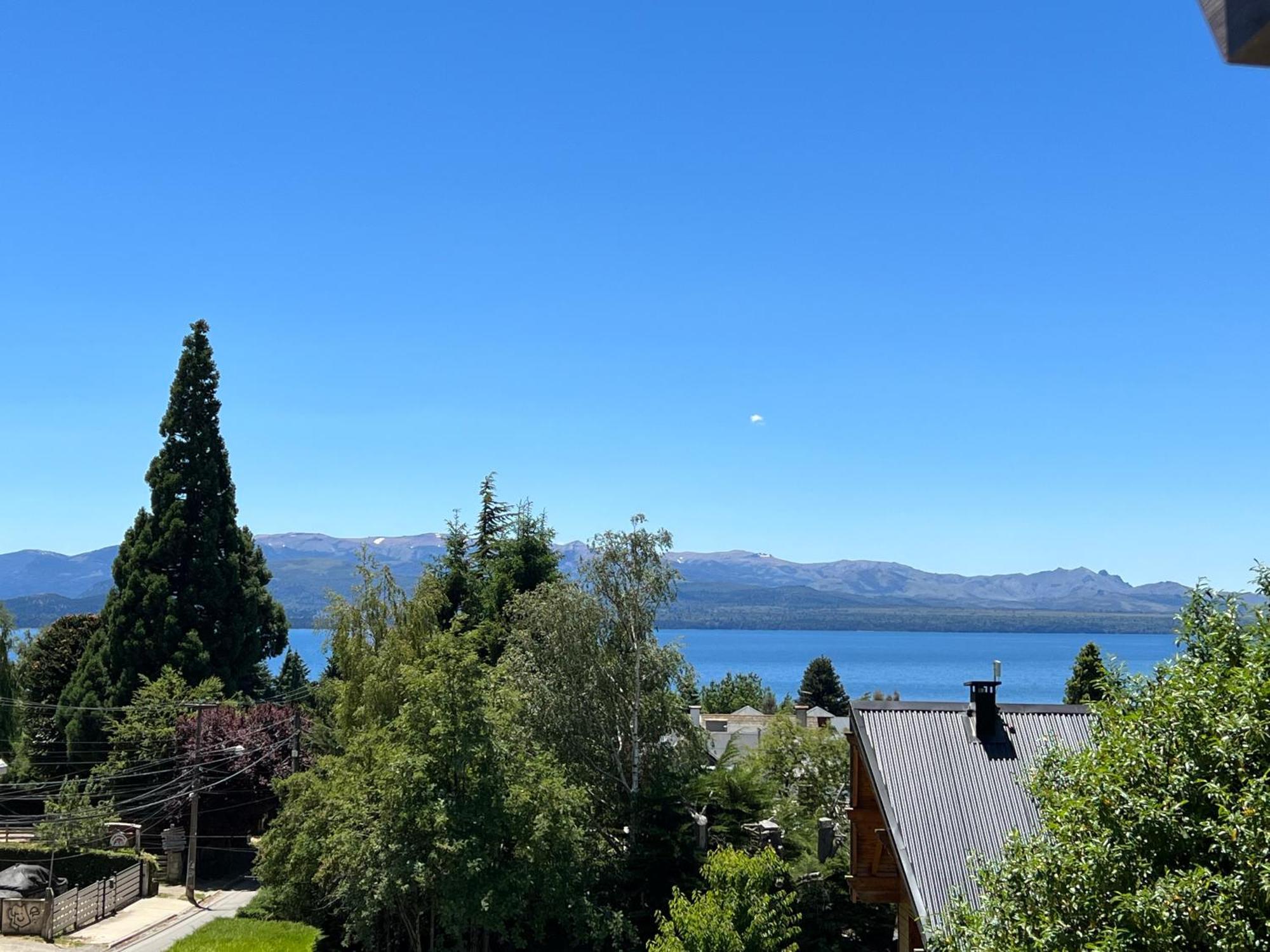 Le Charme Con Piscina Y Parking Hotel San Carlos de Bariloche