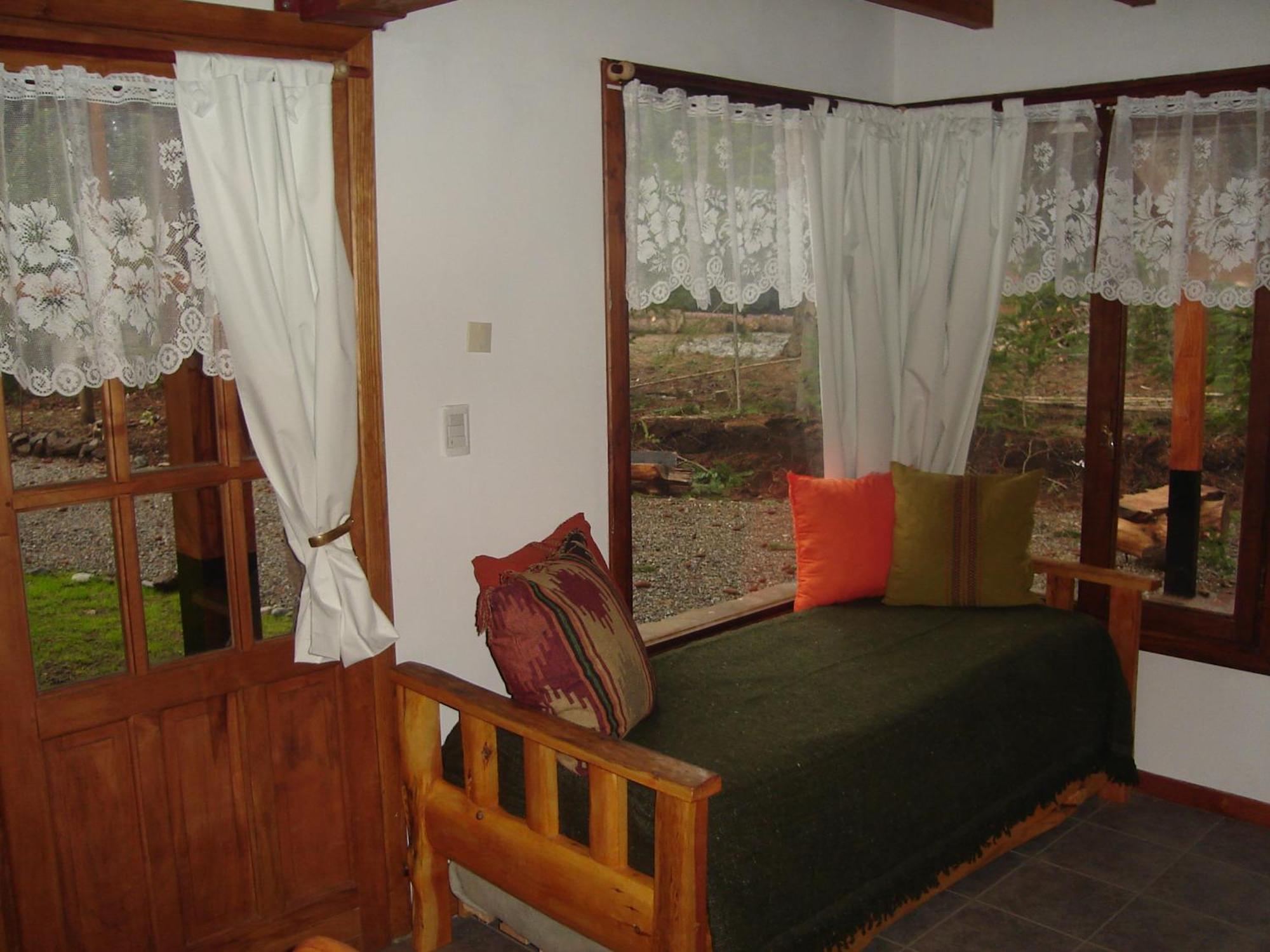 Lodge Tinsel's House
