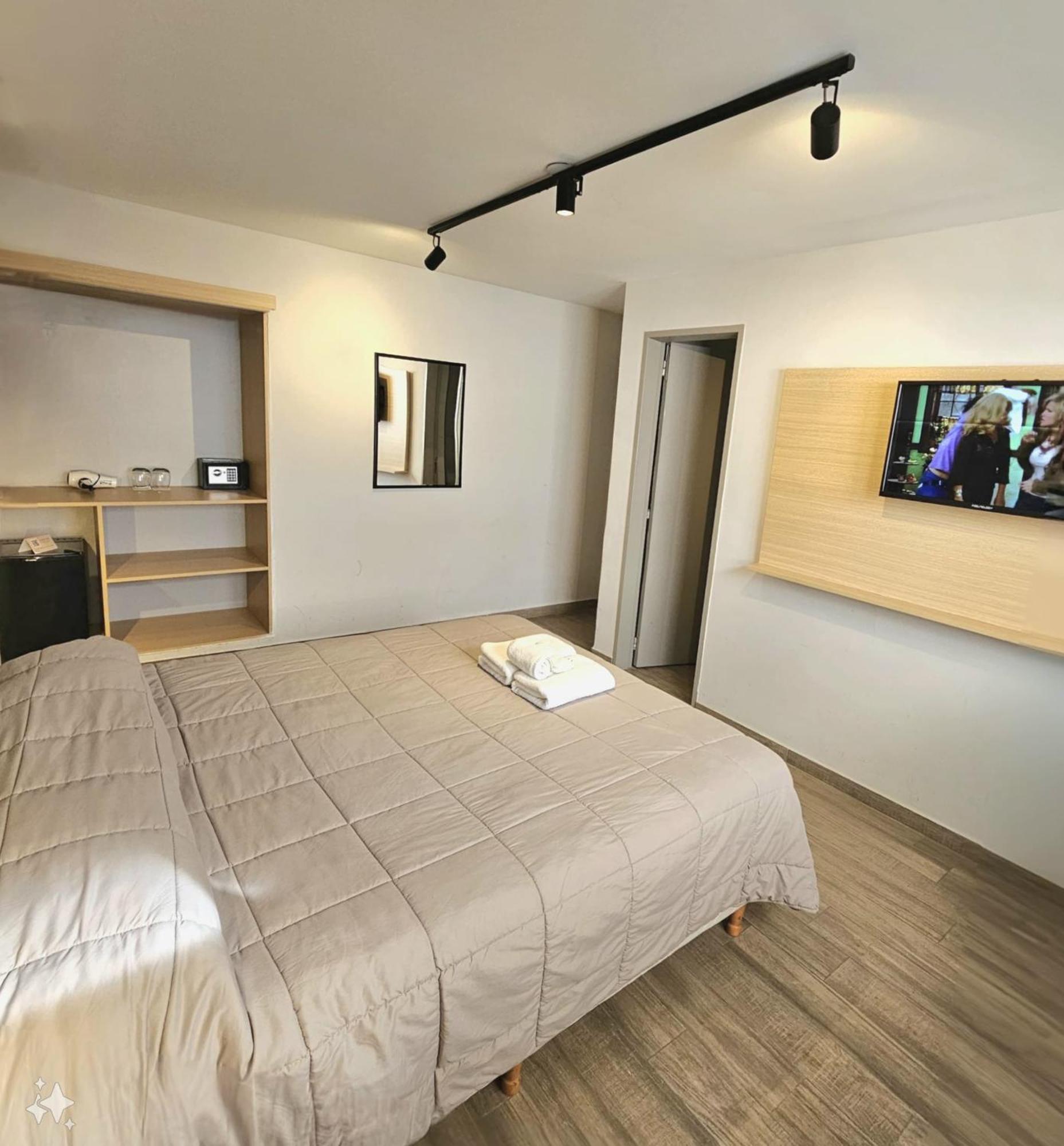 Hotel M383