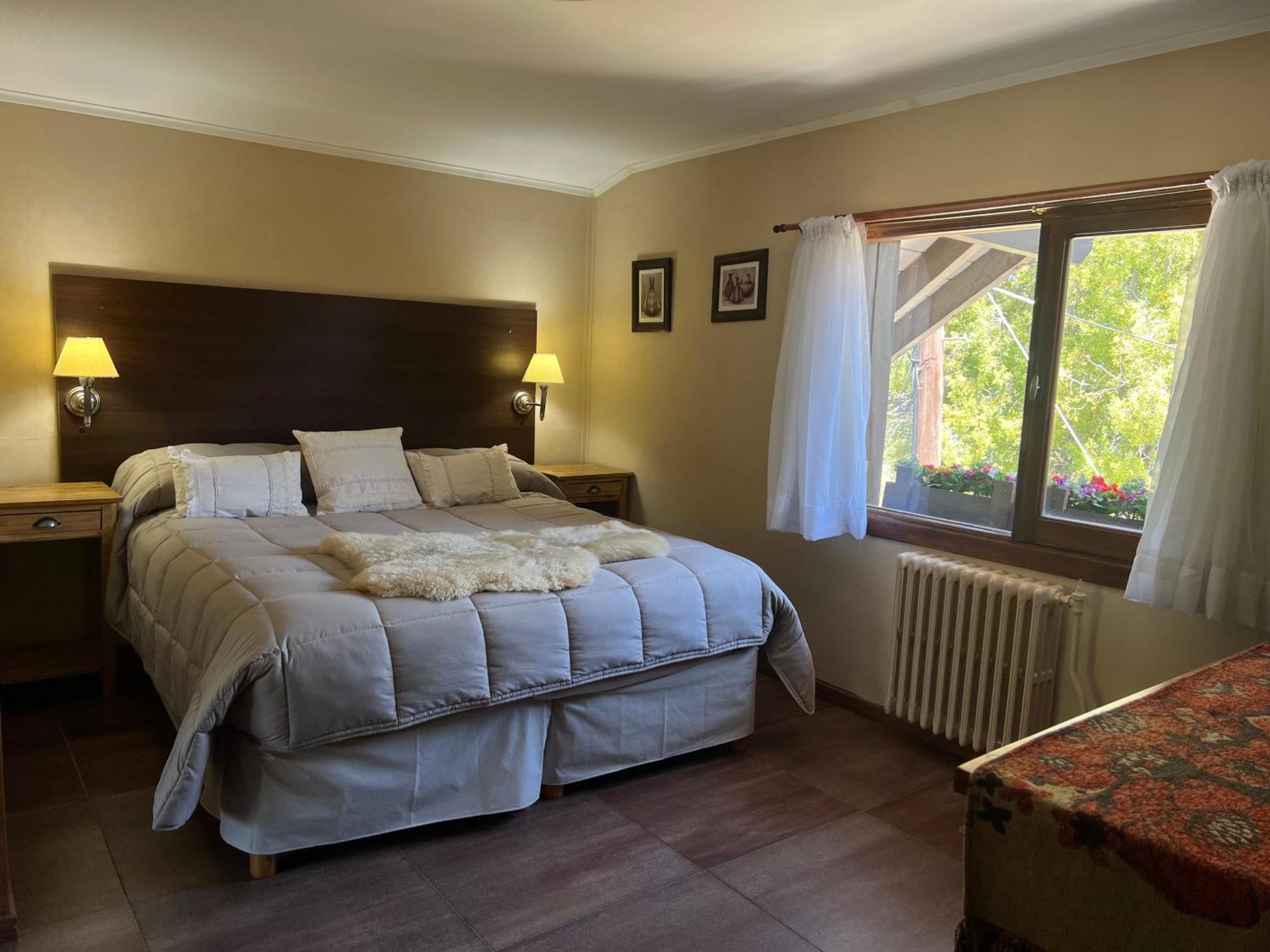 Le Charme Con Piscina Y Parking Hotel