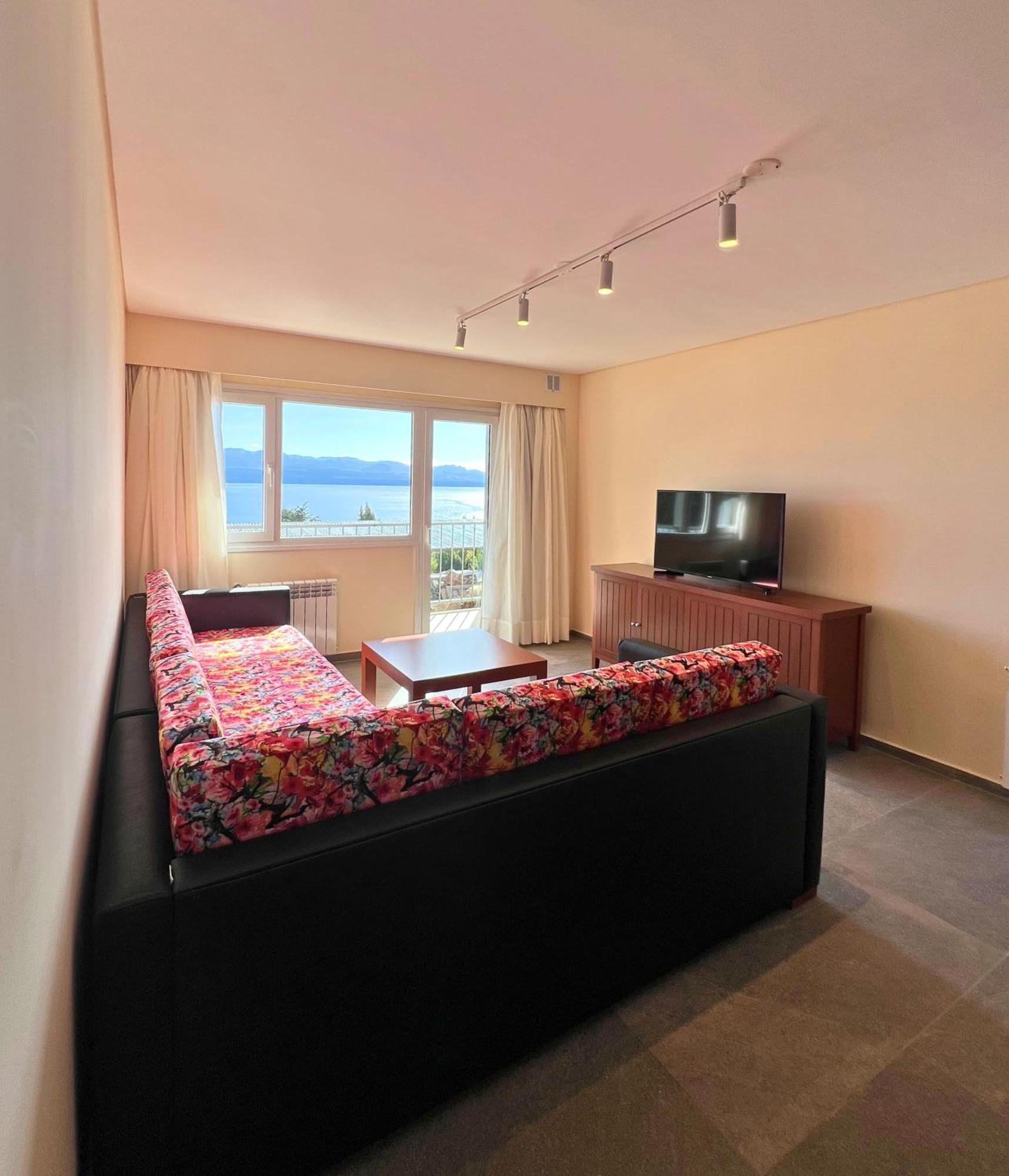 Hotel Huinid Pioneros San Carlos de Bariloche