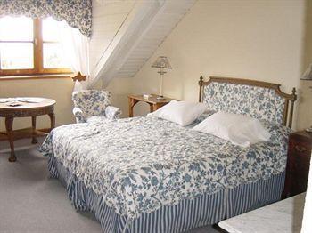 Pire Hue Ski In & Ski Out Hotel 4*