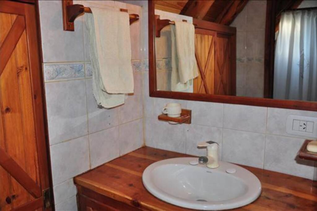 Casa Familiar En El Bosque