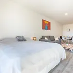 Departamento Con Cochera Incluida. Centro Bariloche