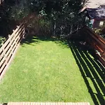 Casa con jardín y cochera ¡A 5 minutos del lago!