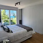 Moderno Y Luminoso Con Vista Al Lago!