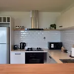 Moderno Y Luminoso Con Vista Al Lago!