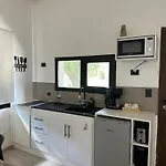 Apartamento Hasta 4 Personas Con Jardin, Parrilla Y, Estacionamiento Gratuito Ubicado Cerca De La Ciudad Y, A 20 Minutos Del Cerro Catedral