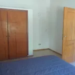Comodo Hogar Con Jardin