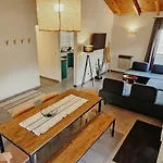 Casa Con Jardin Y Vista A La Montana!