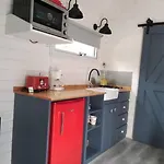 Tiny House A Metros Del Lago Nahuel Huapi Para 2 Personas