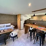 La Pampita En Villa Arelaquen Casa M14