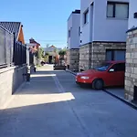 Ziba Duplex