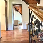 Casa Grande Con Jardin