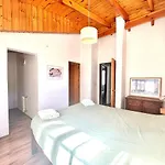 Casa Grande Con Jardin