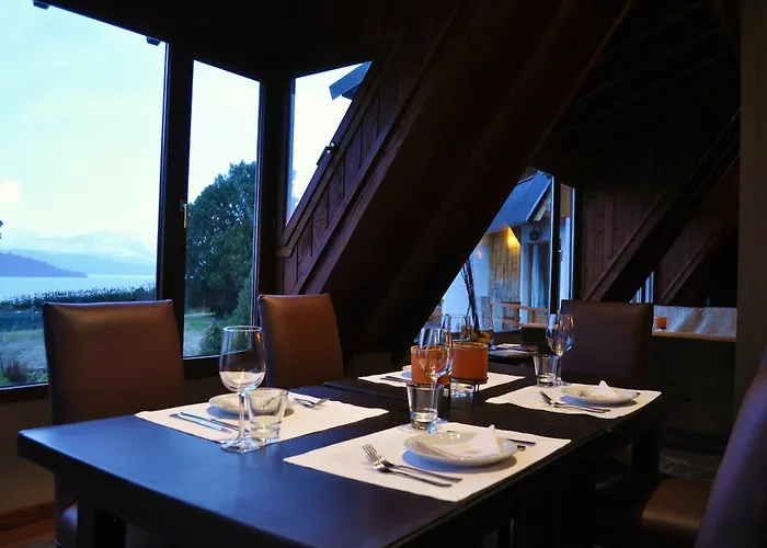 La Sirenuse Lake Resort