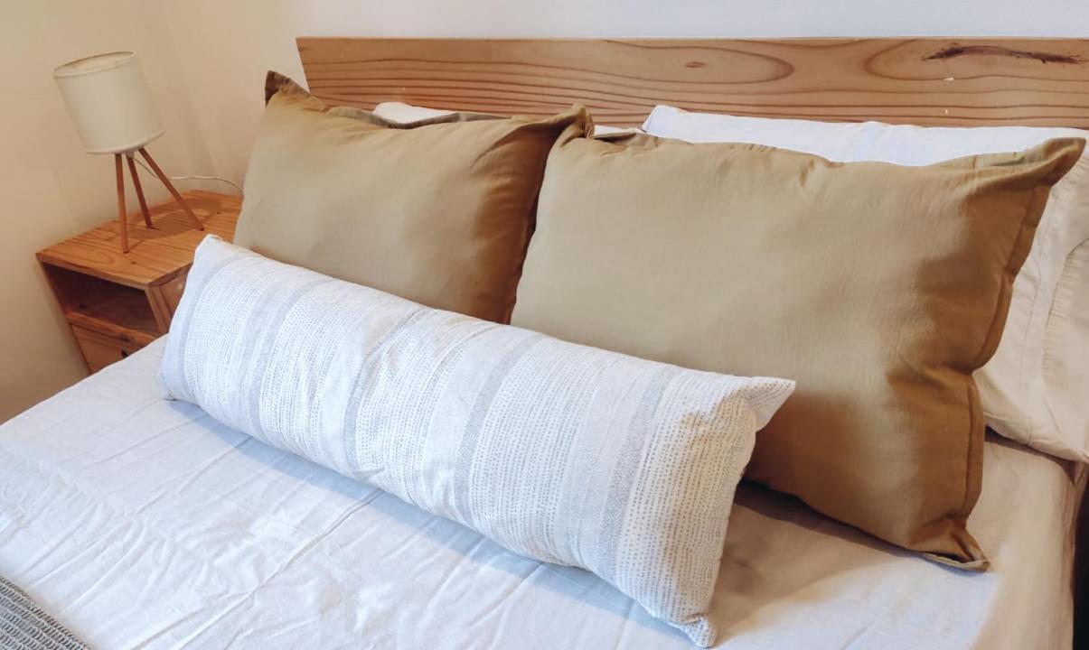 Casa Con Jardín Y Cochera ¡a 5 Minutos Del Lago! Apartamento *