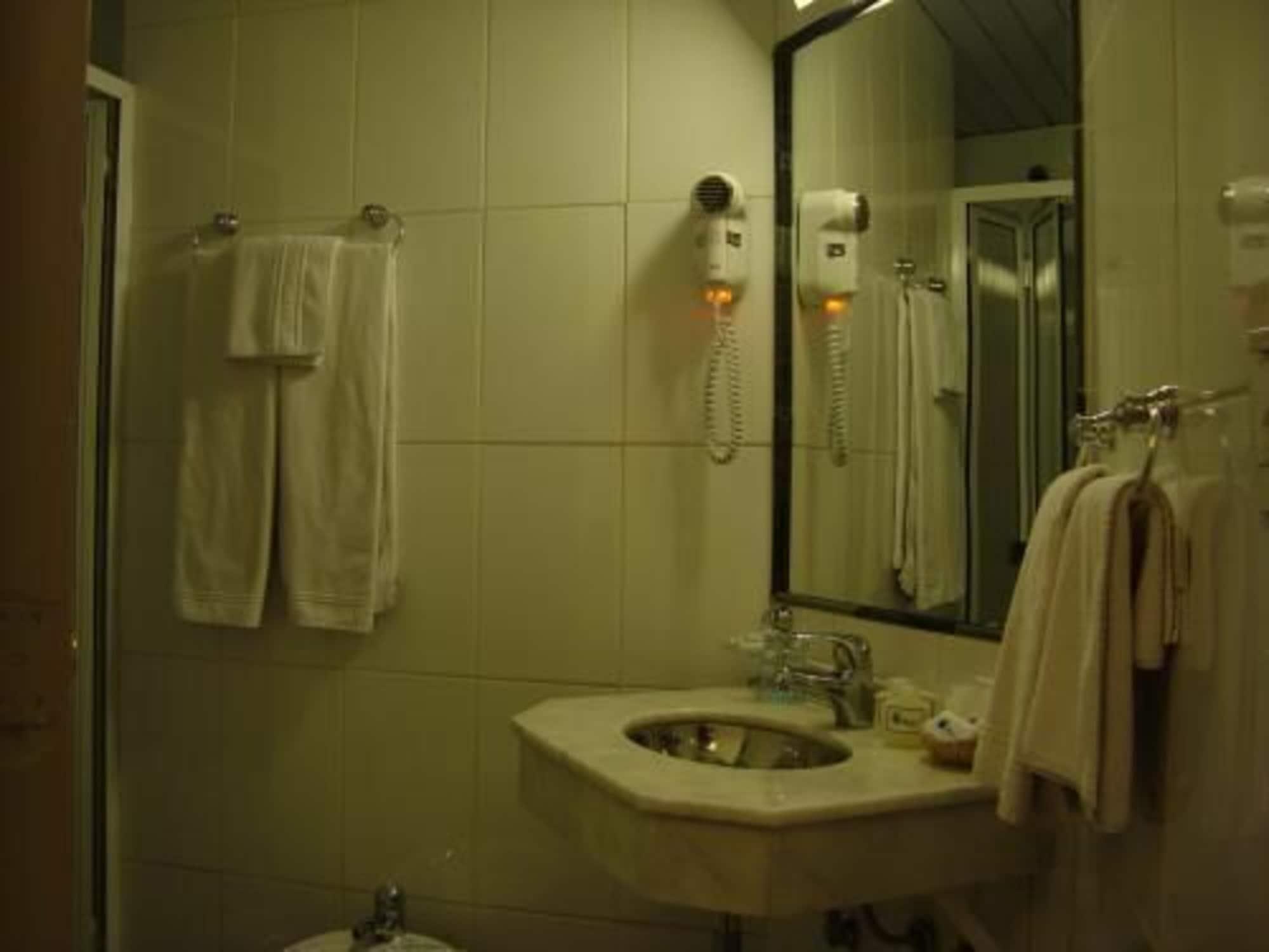 Inn La Surena 2*
