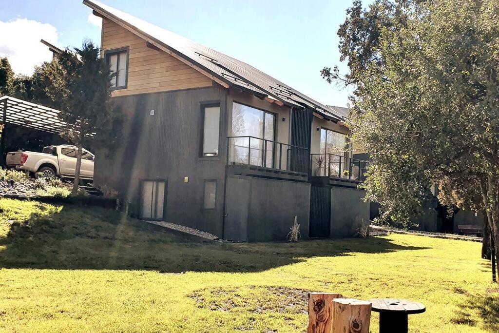 Chalet A Estrenar Con Sonido Y Vista De Arroyo