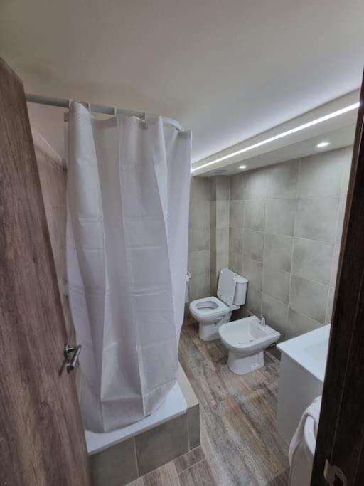 Lomas Schuss Arg41 Apartamento *