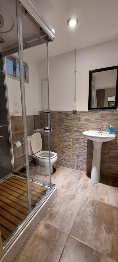 Nina Hostal