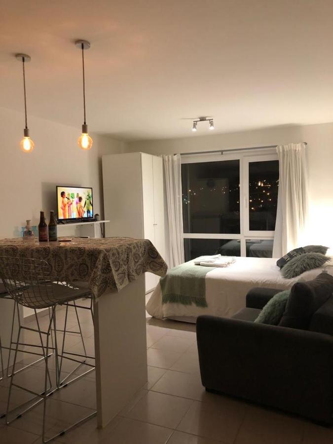 Bettystudio, Cálido, Centrico C/ Vista A Cerros Apartamento