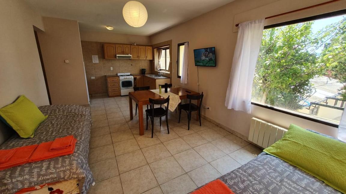 Dpto. Centrico Amplio. Jardin Y Vistas 1/2 Apartamento San Carlos de Bariloche