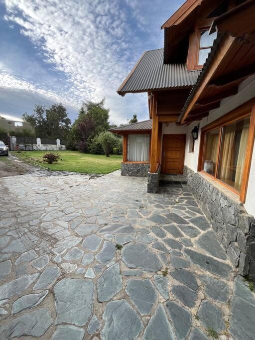 Quime Che. Casa Con Jardin, Parrilla Y Cochera. *
