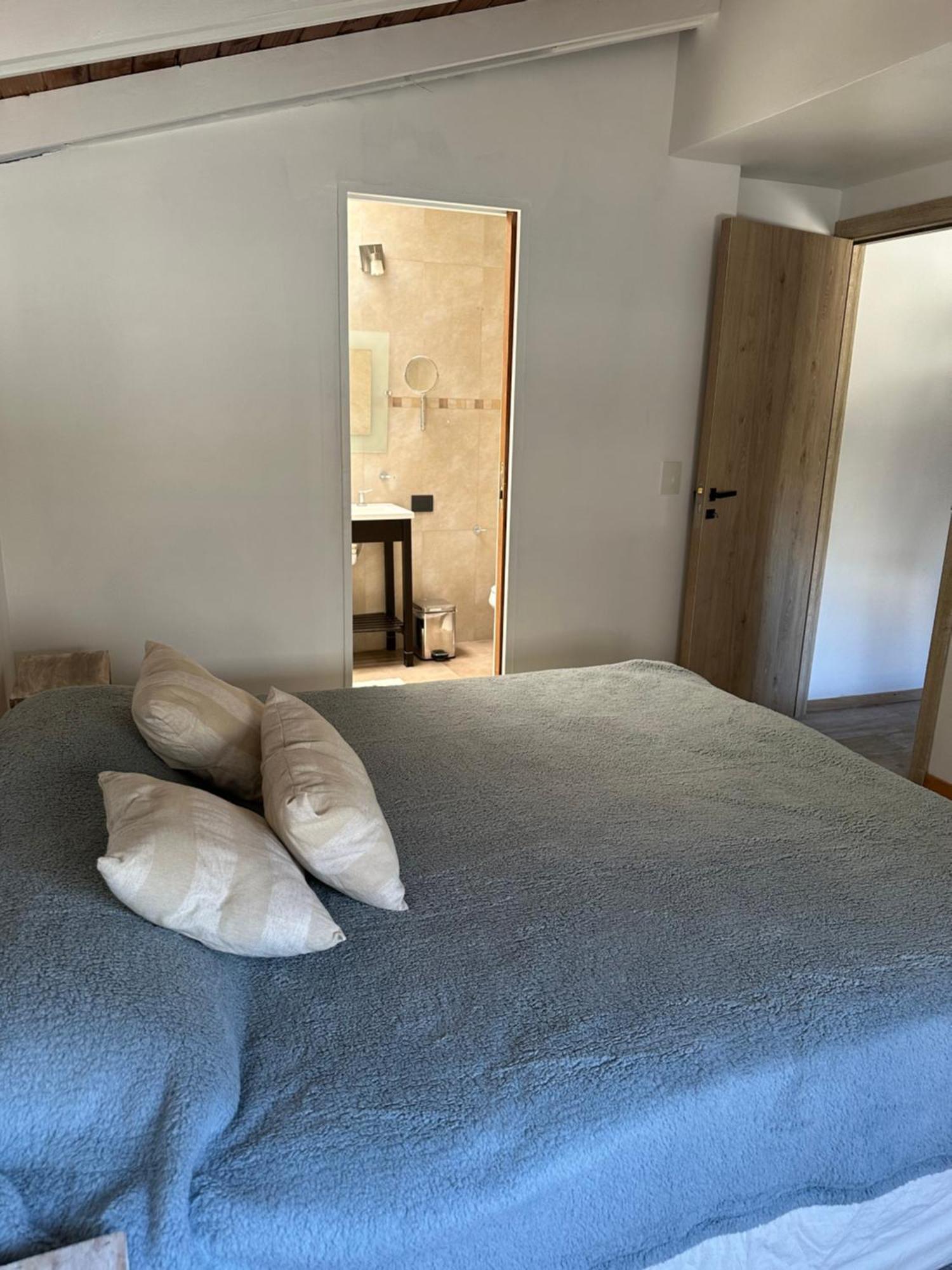 Apartment Hasta 4 Personas Con Jardin, Parrilla Y, Estacionamiento Gratuito Ubicado Cerca De La Ciudad Y, A 20 Minutos Del Cerro Catedral *