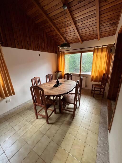 Сasa de vacaciones Quime Che. Casa Con Jardin, Parrilla Y Cochera. *