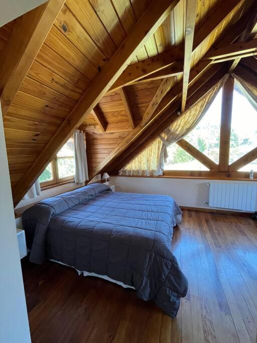 Quime Che. Casa Con Jardin, Parrilla Y Cochera. Сasa de vacaciones San Carlos de Bariloche