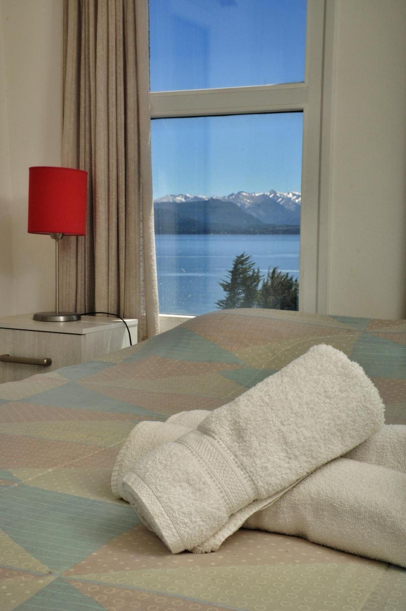 Apartamento Deleitate Con Las Vistas Al Lago Y Montanas En El Centro De *