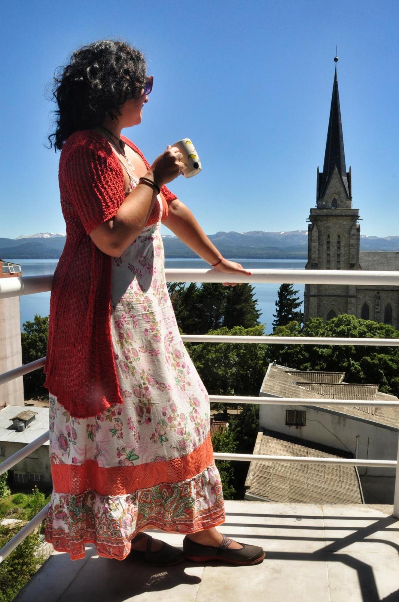 Deleitate Con Las Vistas Al Lago Y Montanas En El Centro De