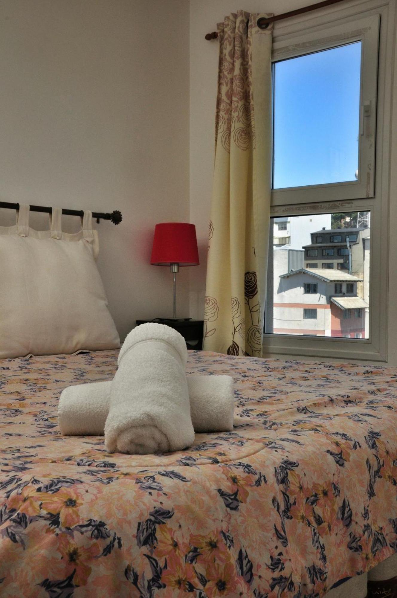Hospedate En Depto Centrico Con Balcon Y Vista A Los Cerros *