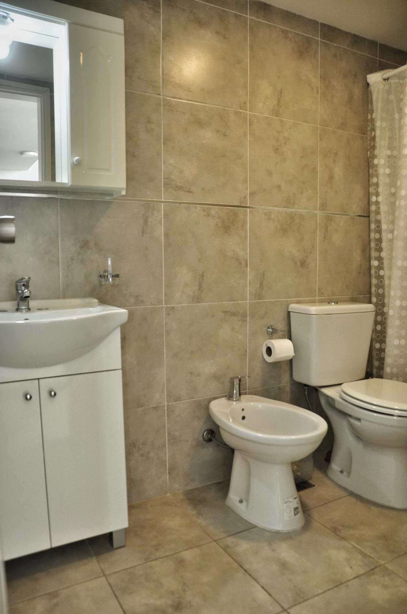 Hospedate En Depto Centrico Con Balcon Y Vista A Los Cerros *