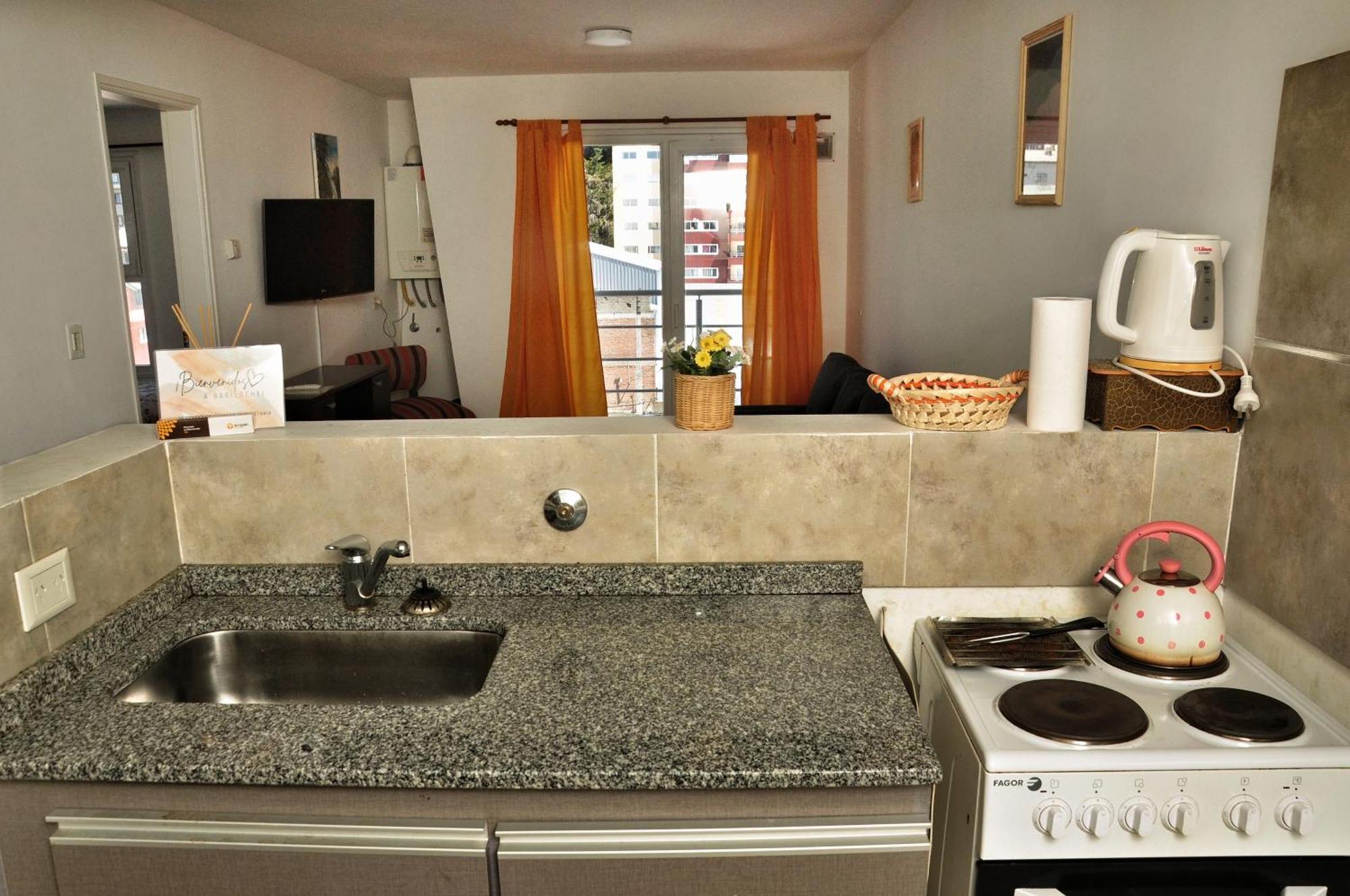 Hospedate En Depto Centrico Con Balcon Y Vista A Los Cerros Apartamento San Carlos de Bariloche
