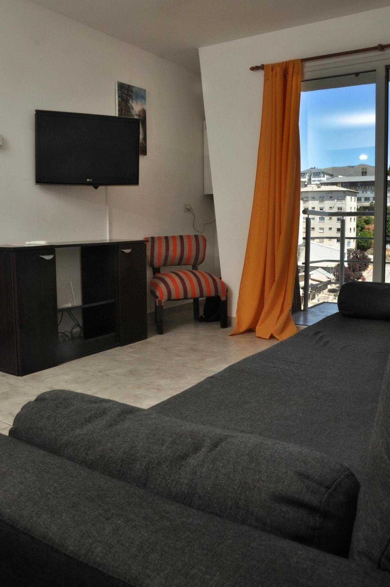 Apartamento Hospedate En Depto Centrico Con Balcon Y Vista A Los Cerros *