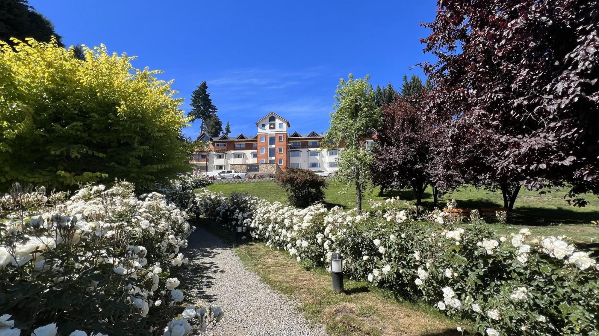Hotel Huinid Bustillo & 4*