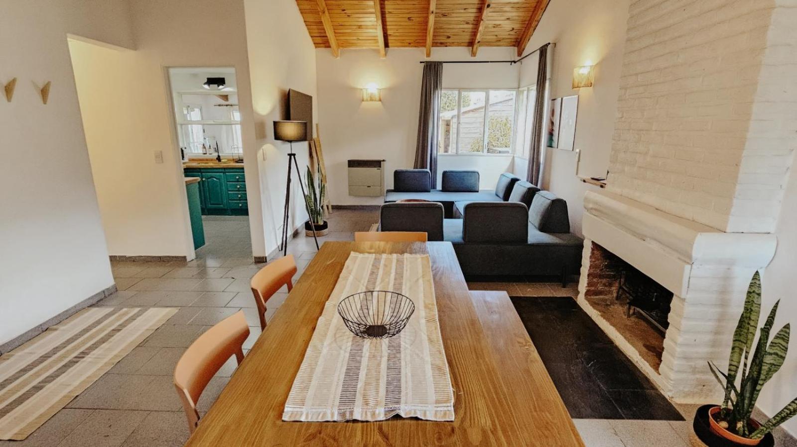 Casa Con Jardin Y Vista A La Montana! Сasa de vacaciones San Carlos de Bariloche