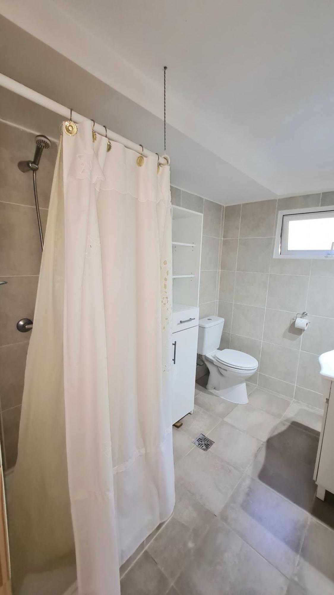 Casita Blanca - Con Wifi! * San Carlos de Bariloche