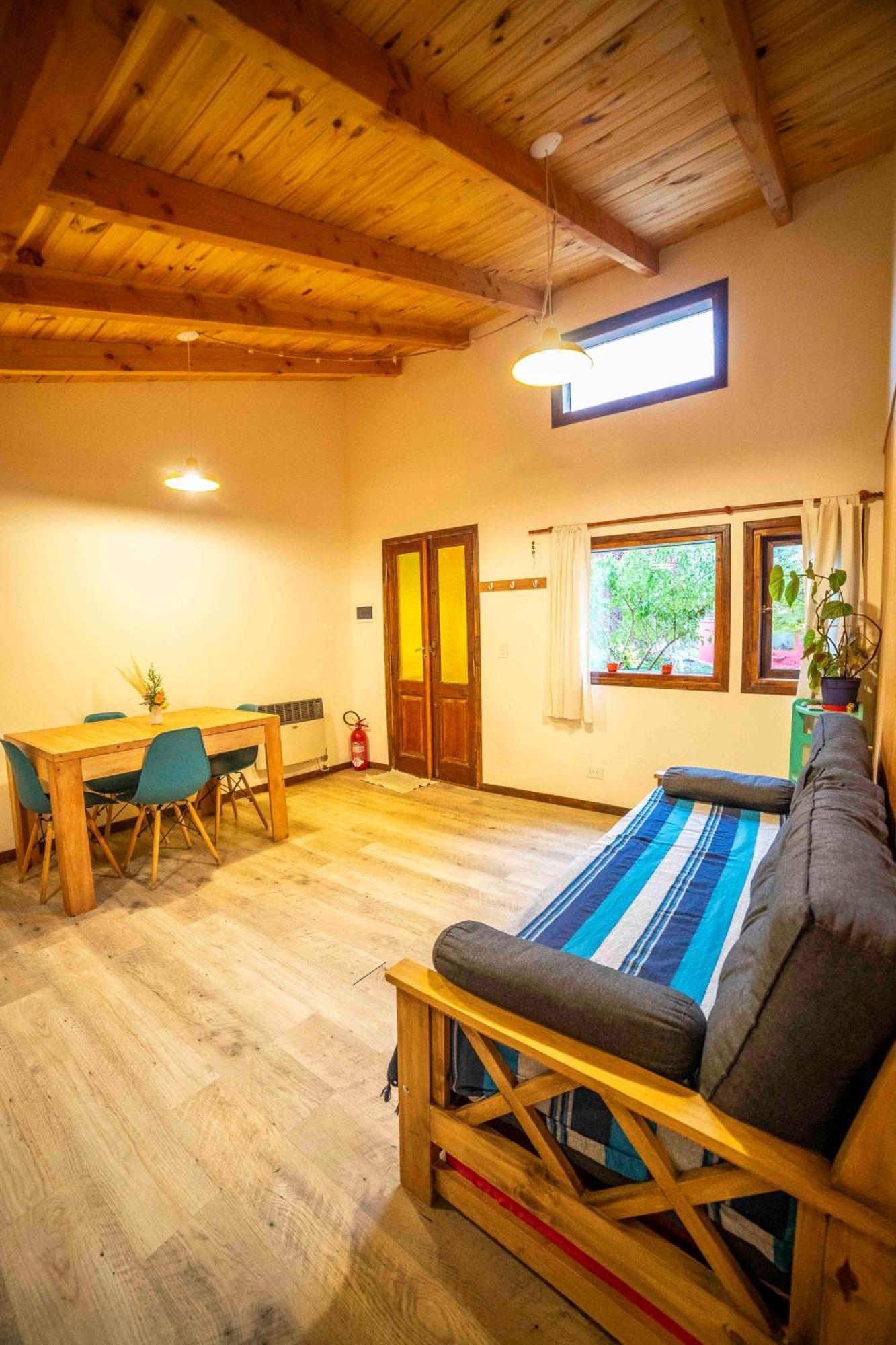 Chalet Casa En Entorno De Bosque, Cerca De Playas Y Cerros