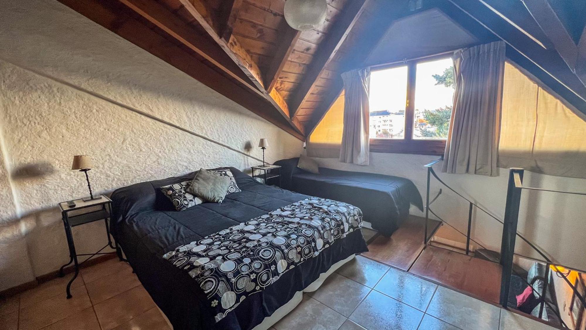 Rentup- Duplex Luminoso A Pasos Del Centro Civico Apartamento