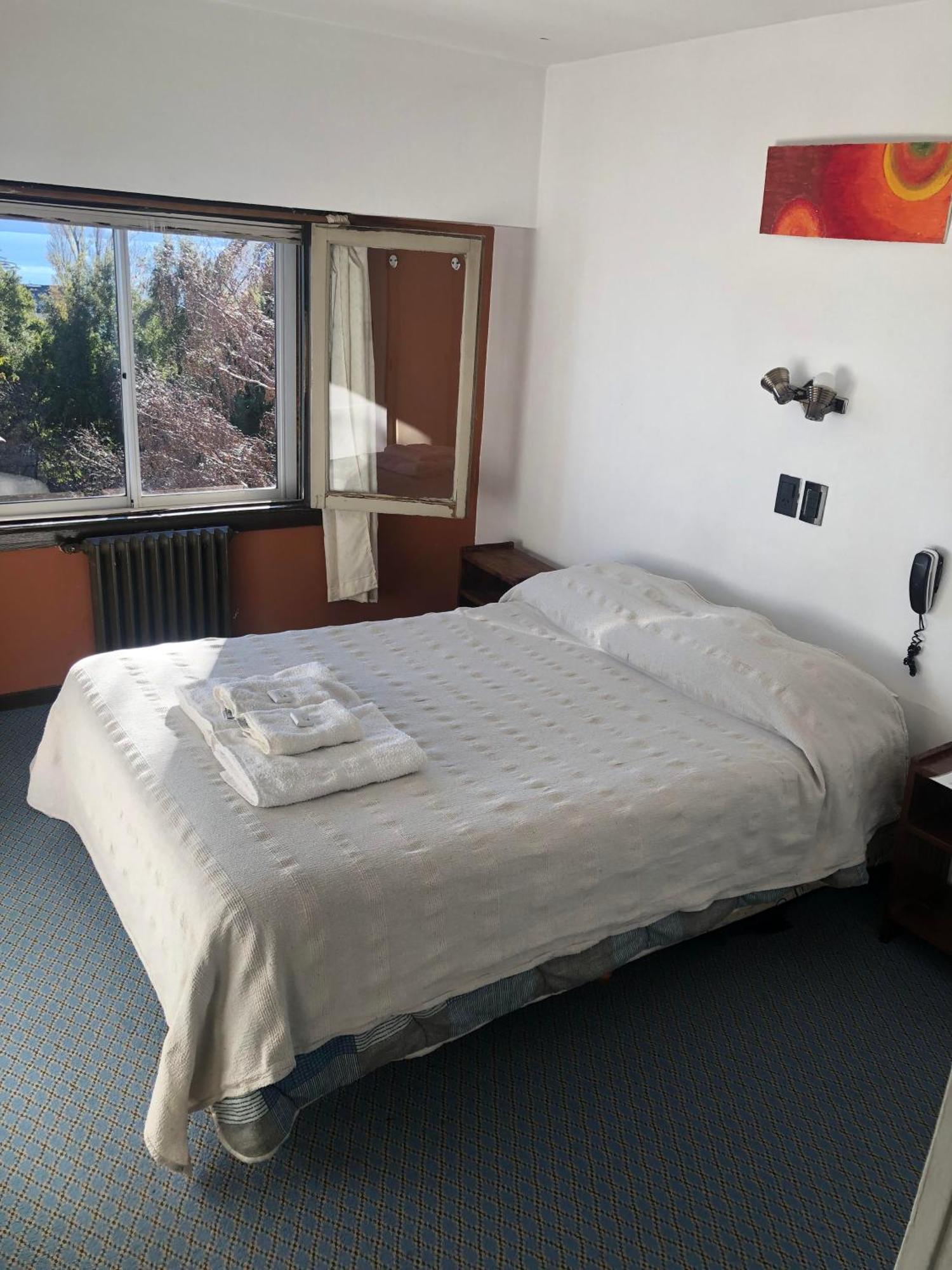 Hotel Alpes *